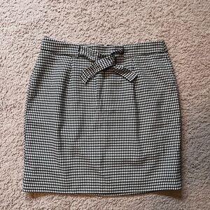 LOFT Black and White Houndstooth Pencil Skirt